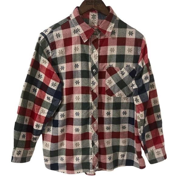 american sweatheart Tops - Women’s flannel checkered and heart pattern button down shirt / jacket